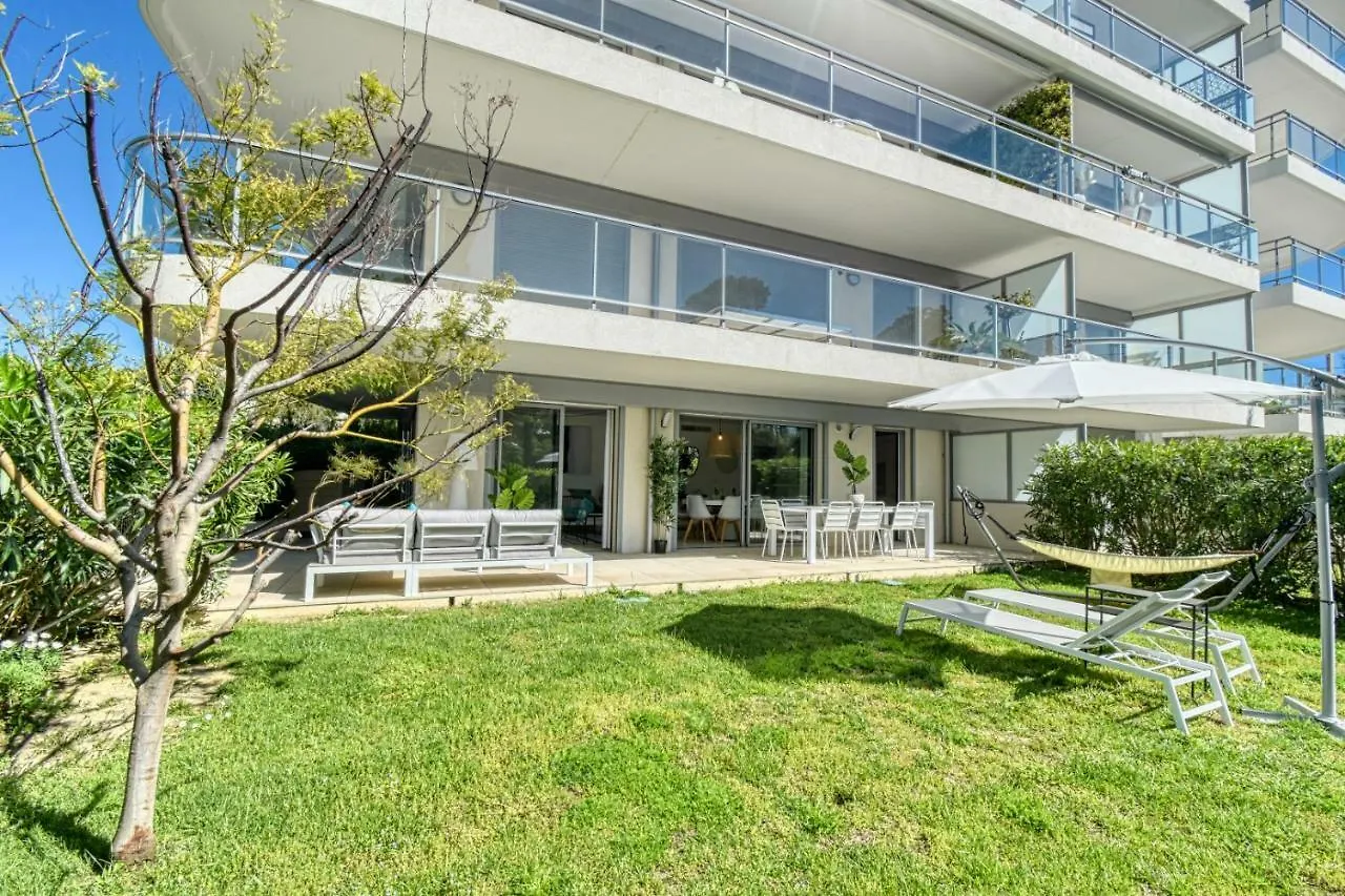 Nice Apartment With Private Garden, Pool & Parking Cannes