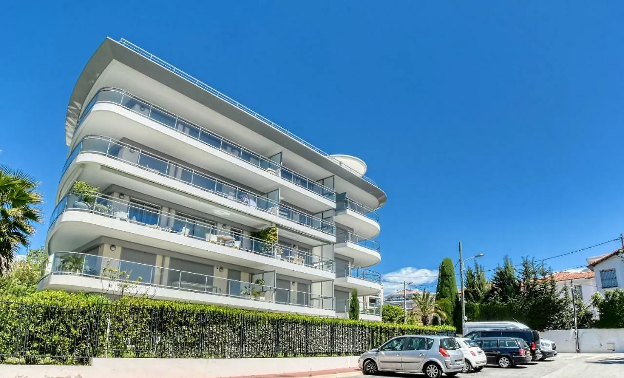 Nice Apartment With Private Garden, Pool & Parking Cannes