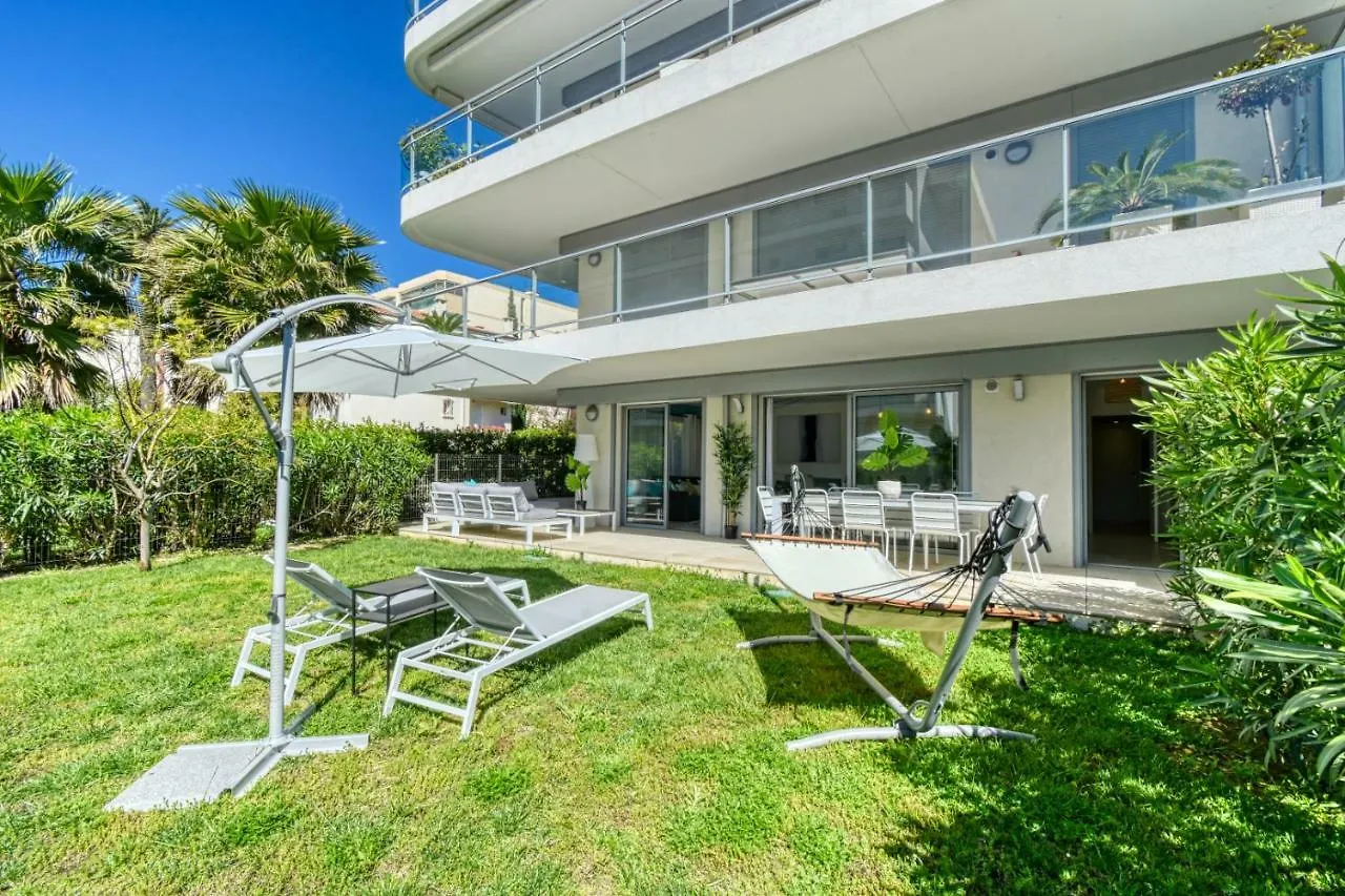 Nice Apartment With Private Garden, Pool & Parking Cannes