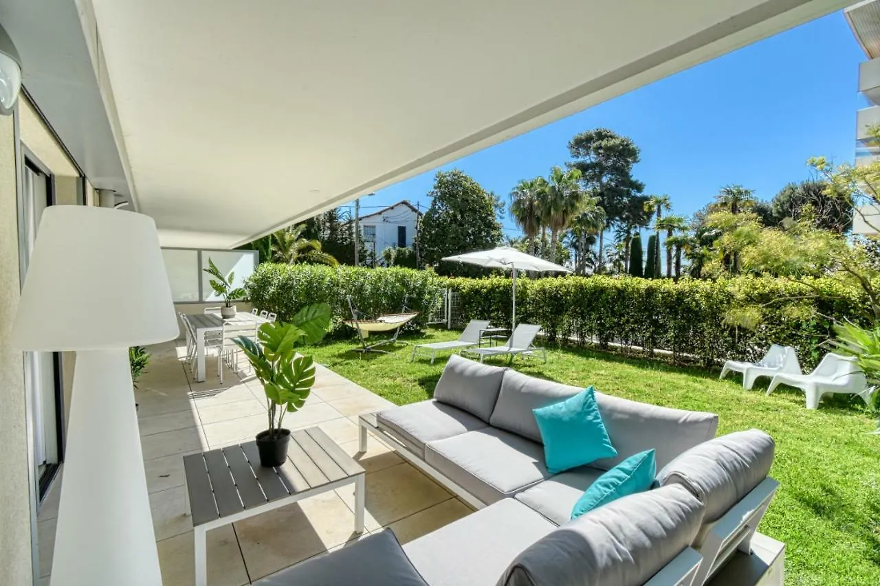 Nice Apartment With Private Garden, Pool & Parking Cannes