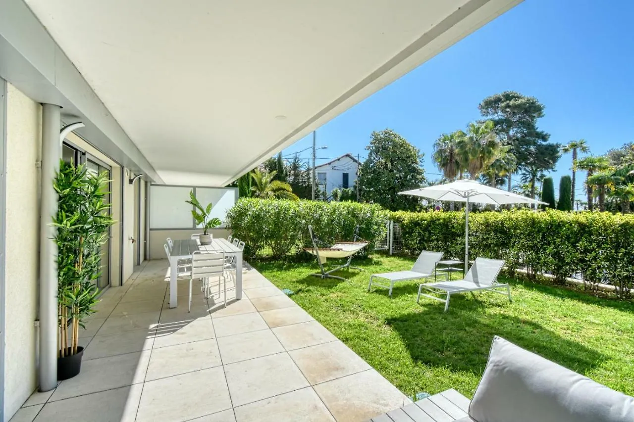Nice Apartment With Private Garden, Pool & Parking Cannes France