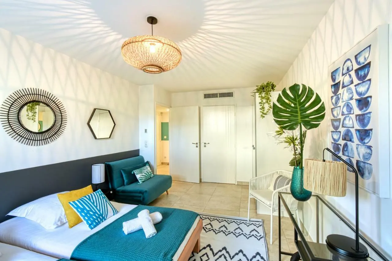 Nice Apartment With Private Garden, Pool & Parking Cannes France