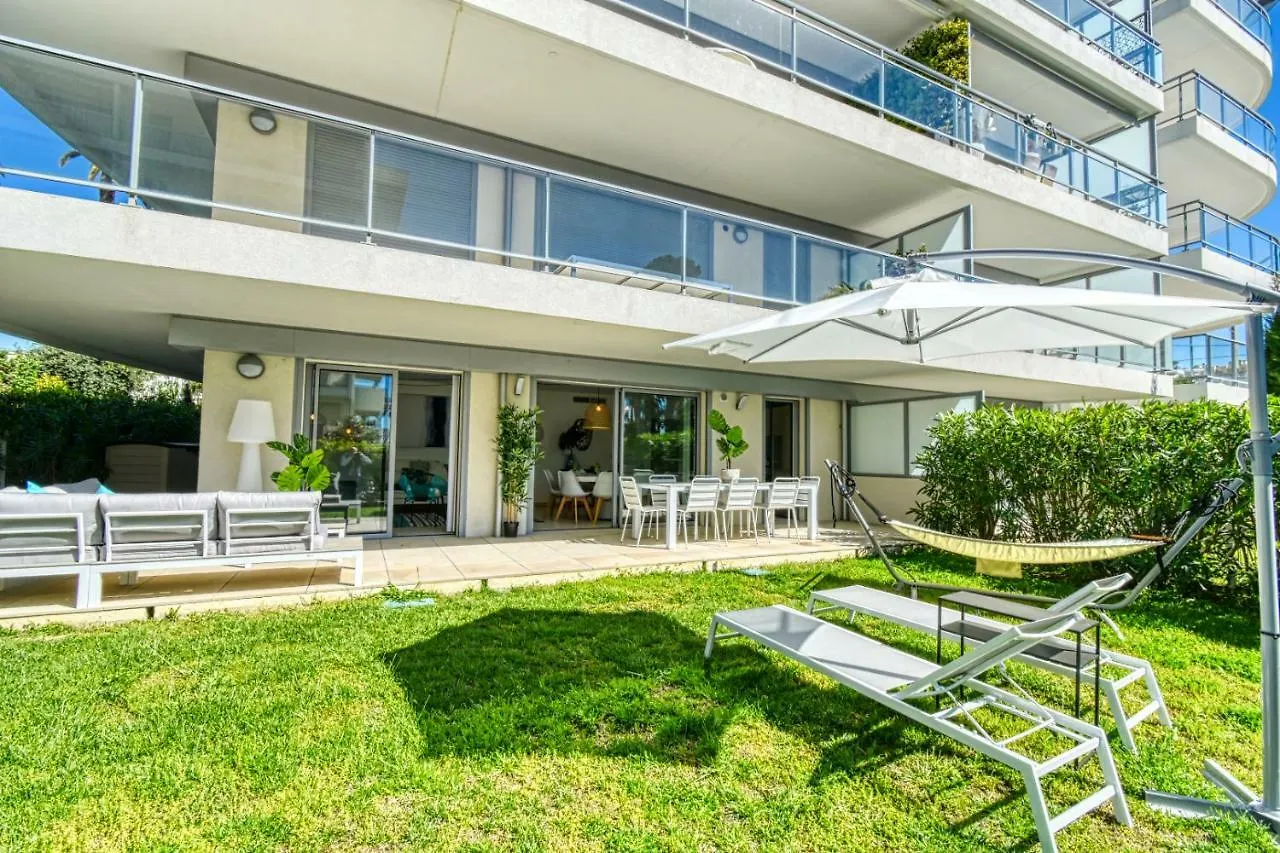 Nice Apartment With Private Garden, Pool & Parking Cannes